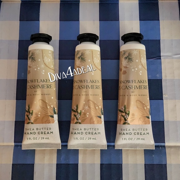 3x Bath & Body Works SNOWFLAKES & CASHMERE 1oz Mini/Travel Size Hand Cream Set - Picture 1 of 2